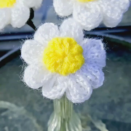 Daisy Yarn Flowers